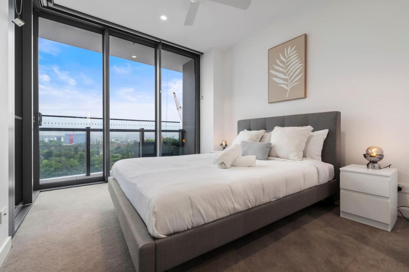 1b Queens Wharf Riverside Living